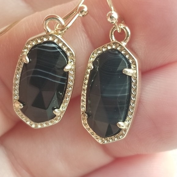 Kendra Scott Jewelry - Kendra Scott Custom Black Banded Agate Lee Drop Earrings in Gold